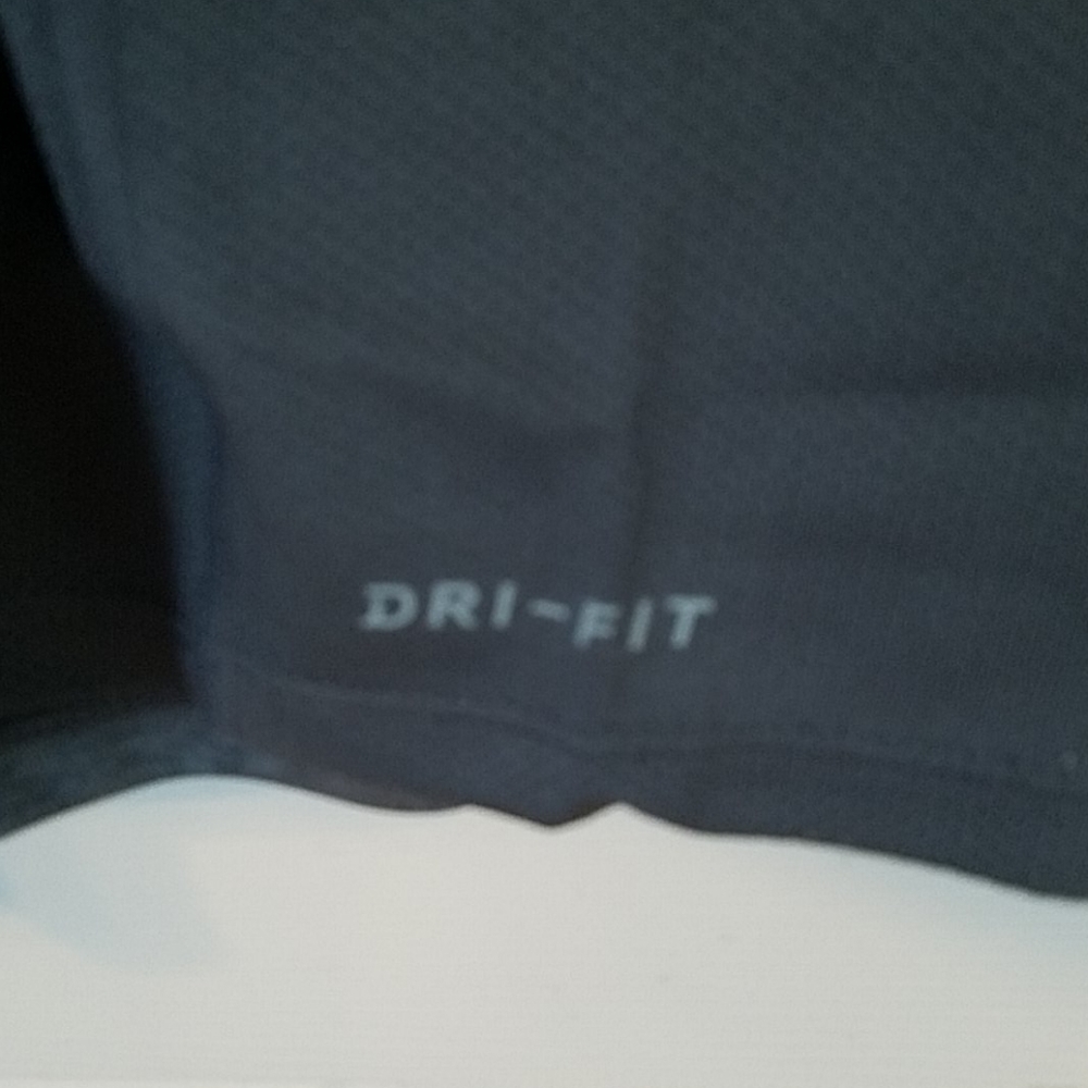 NIKE Dryfit Men's  Sleeveles… - Picture 5 of 9